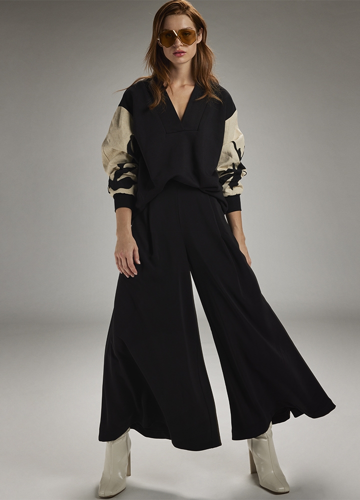 Bluza neagra din bumbac cu decolteu in V si maneci din in cu broderii Dawn