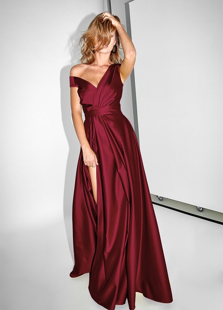 Rochie lunga de seara visinie cu drapaje si decolteu asimetric Delirium 