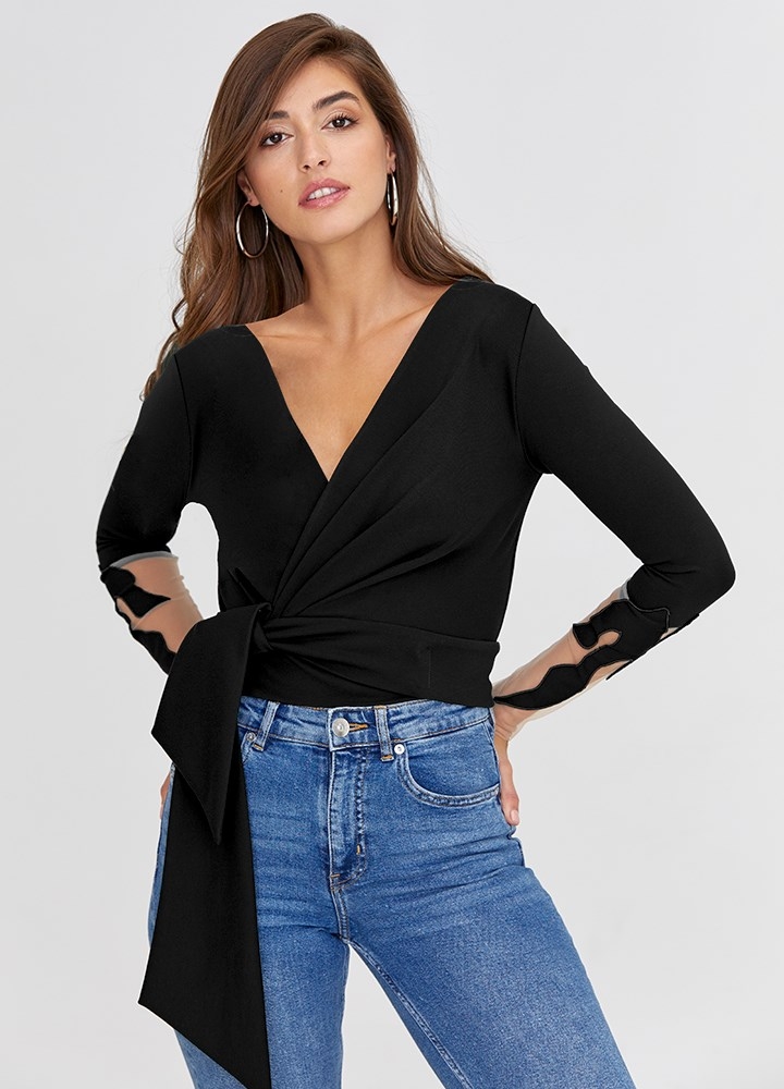 Bluza neagra cu model petrecut si maneci cu broderii Fergy