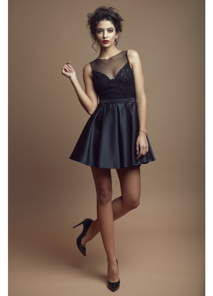 Rochie cocktail scurta neagra cu decolteu din tulle si broderie din fir si margele Haze