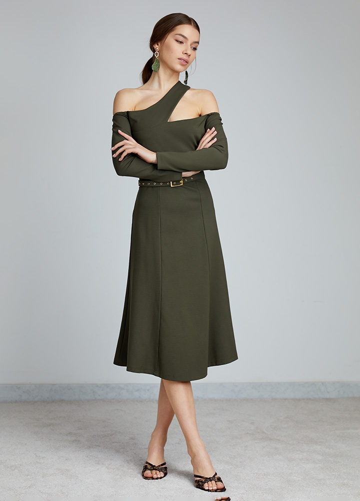 Rochie cocktail midi verde cu top asimetric si curea asortata Clyde 