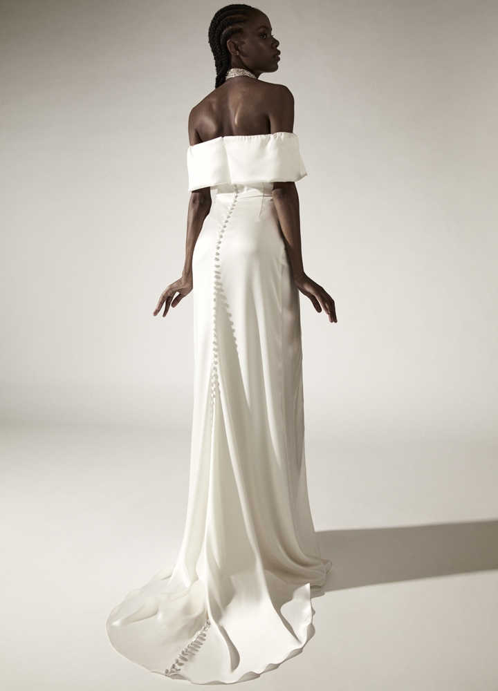 Rochie de mireasa sirena cu umeri goi si trena Regina