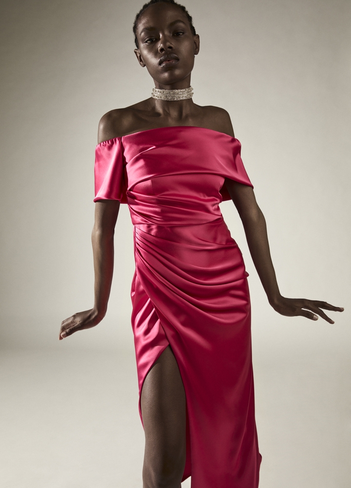 Rochie midi roz de cocktail cu maneca scurta si slit pe picior Vals