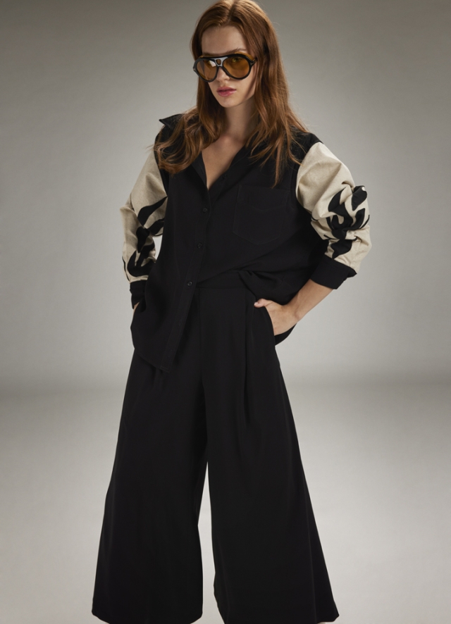 Camasa oversize neagra din vascoza cu maneci bufante din in si broderii Nova