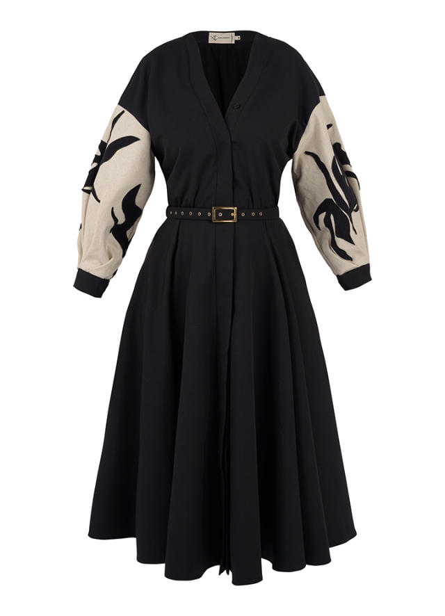 Rochie midi neagra evazata cu nasturi si maneci din in cu broderie Lugano