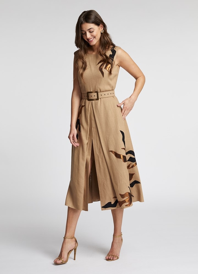 Rochie midi bej evazata din vascoza si in cu spate decoltat si broderii Argus