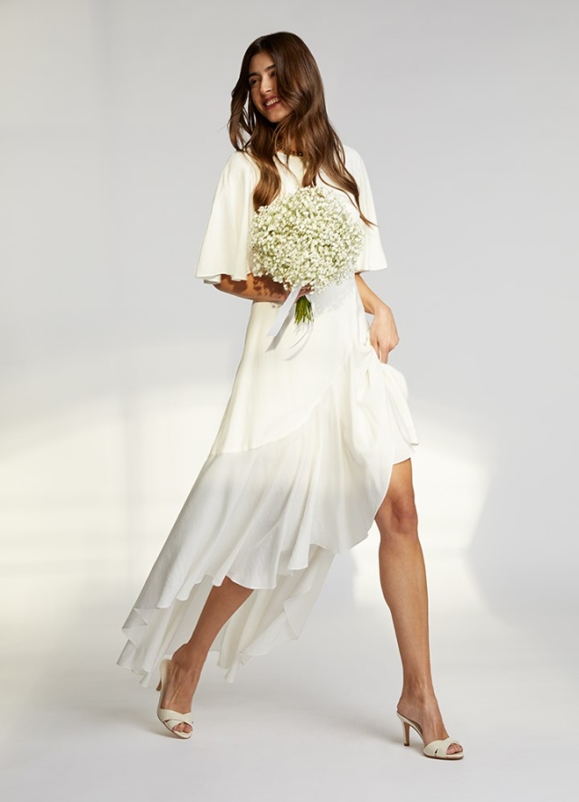 Rochie midi alba din in cu maneci clopot si fusta asimetrica cu volane Bliss