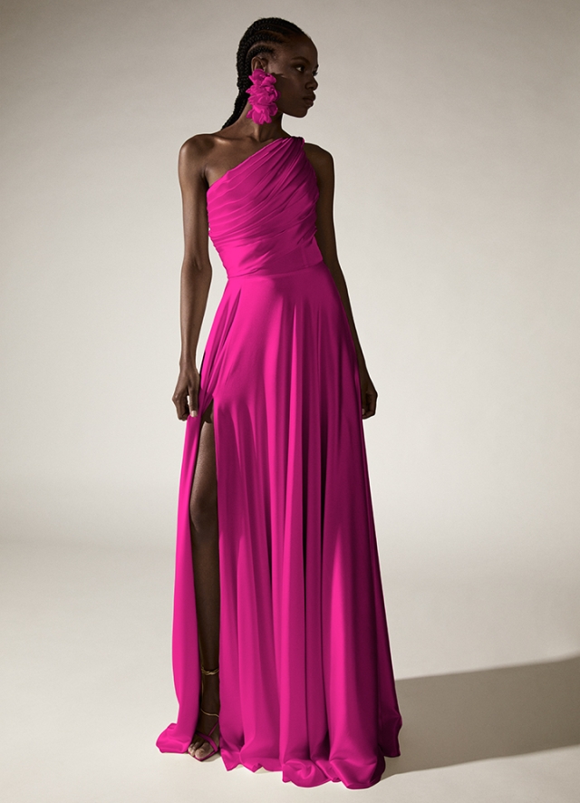 Rochie lunga de seara roz din matase cu decolteu pe un umar si slit pe picior Hestia