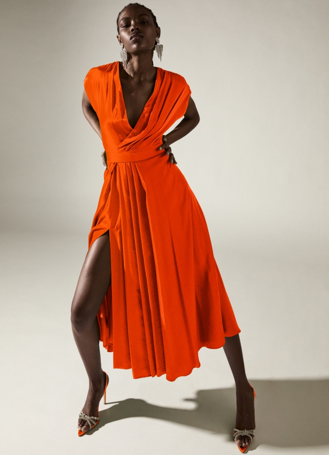 Rochie cocktail midi din rayon cu drapaje pe decolteu in V si fusta drapata cu slit pe picior Segue 