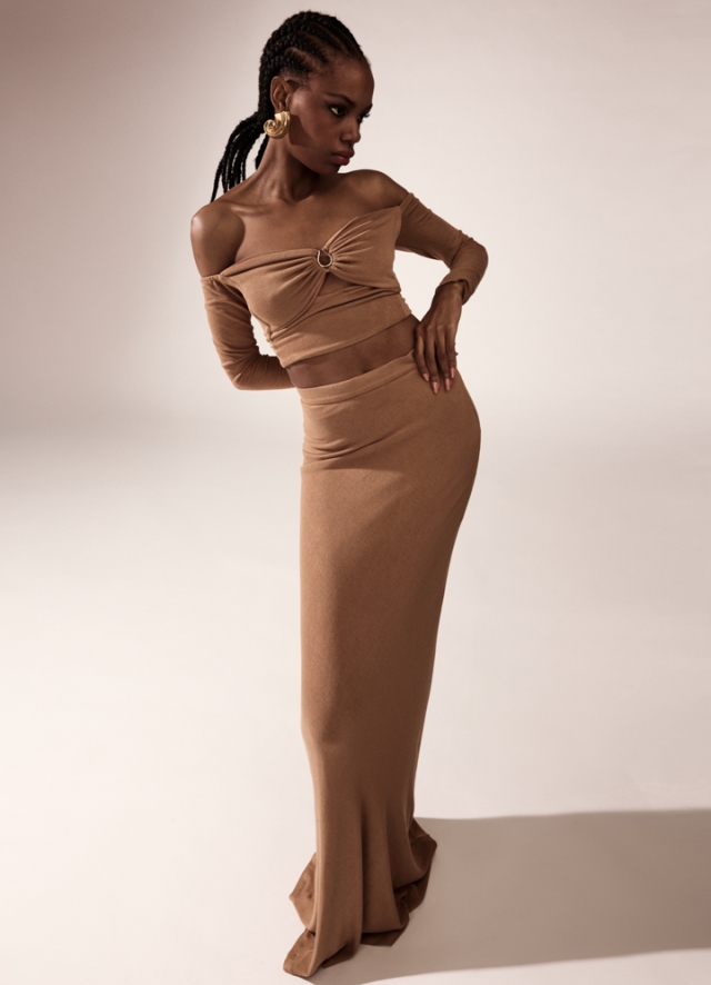 Set format din doua piese cu top drapat din modal si bambus cu accesoriu metalic si fusta maxi Aztec